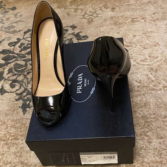 Prada -Patent leather peep toe pumps- black - Picture 2 of 8